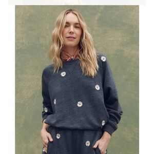 THE GREAT. THE SLOUCH SWEATSHIRT W/ DAISY EMBROIDERY HEATHERED VINTAGE BLUE NWT